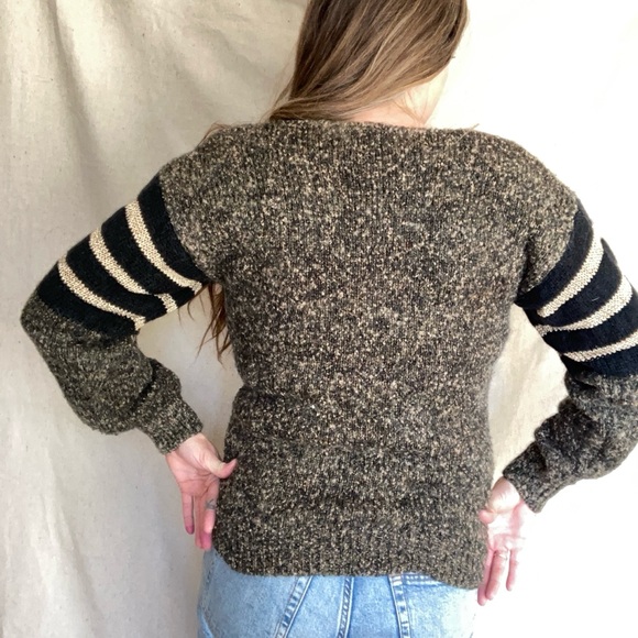 Geometric Patterned Sweater - Black and Beige - Picture 3 of 6